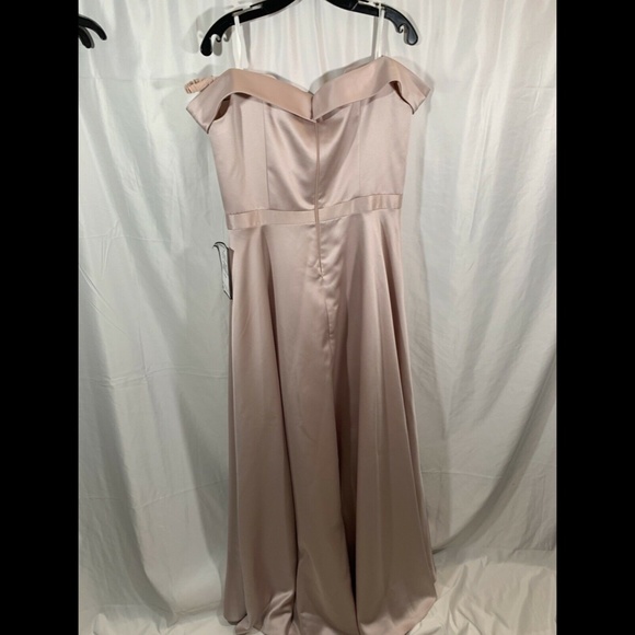 NWT $259 Xscape Off the Shoulder Satin Gown in Beige Pink [SZ‎ 14 ] - Picture 9 of 12